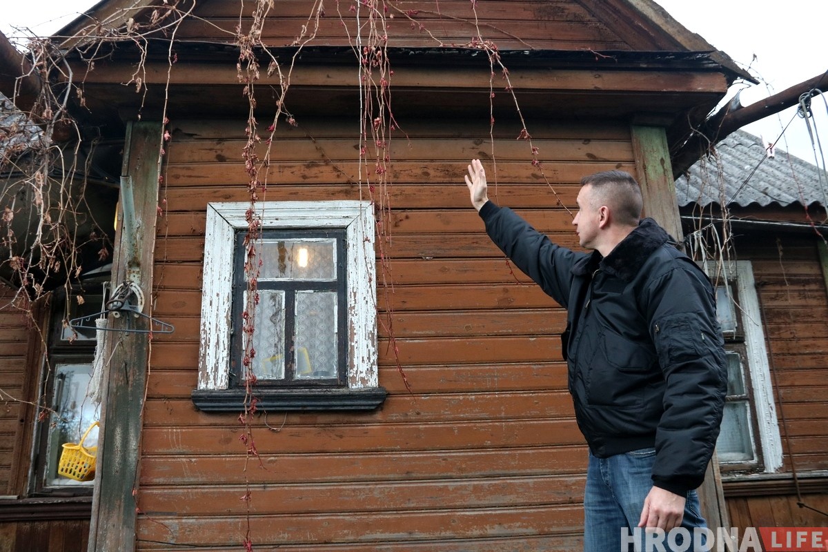 «За такія дакументы людзей вывозілі як ворагаў народа». Незвычайная знаходка гродзенца ў старым доме