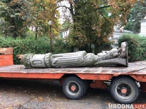 Ля гродзенскіх замкаў прыбралі драўлянага Вітаўта. Вырашаецца яго далейшы лёс Статуя Витовта