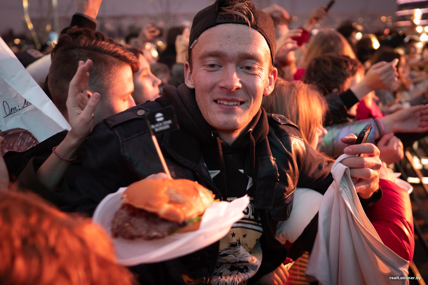 «Мара спраўдзілася - ён заўважыў мяне». Гродзенец Паша BlackStar нарэшце сустрэўся з Цімаці