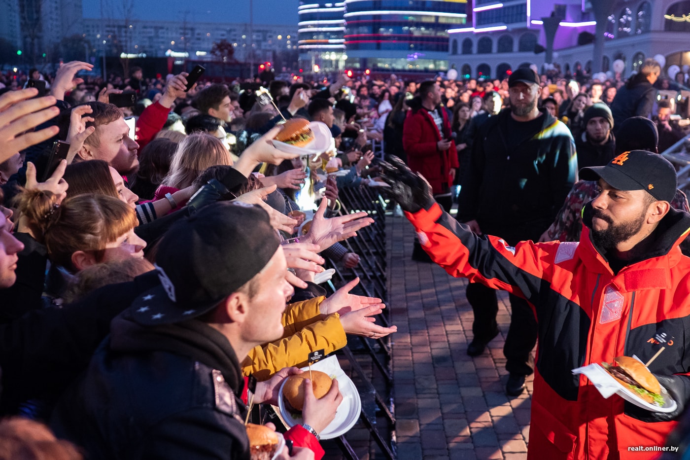 «Мара спраўдзілася - ён заўважыў мяне». Гродзенец Паша BlackStar нарэшце сустрэўся з Цімаці