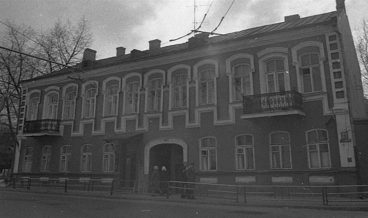 Усяго за паўгода: Сямашка амаль дабудаваў новы дом у цэнтры Гродна