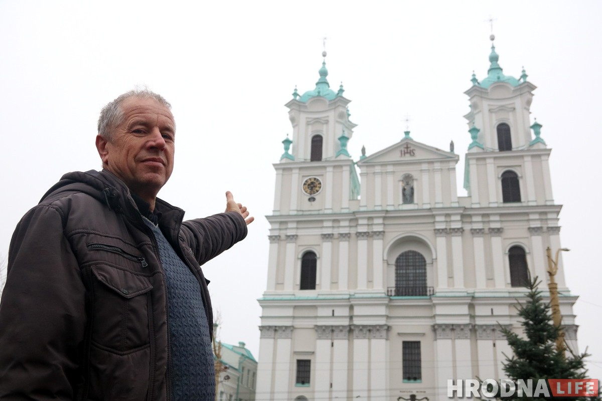 «Першы час страшна было». Як Даменік ужо два гады займаецца гадзіннікам на Фарным касцёле