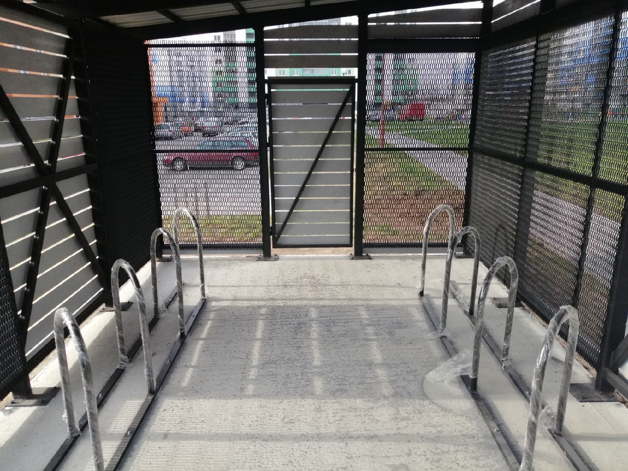 Велагараж, веламаячкі і велапаркоўка з'явіліся ў Гродне пры падтрымцы Еўрасаюза Велопарковка