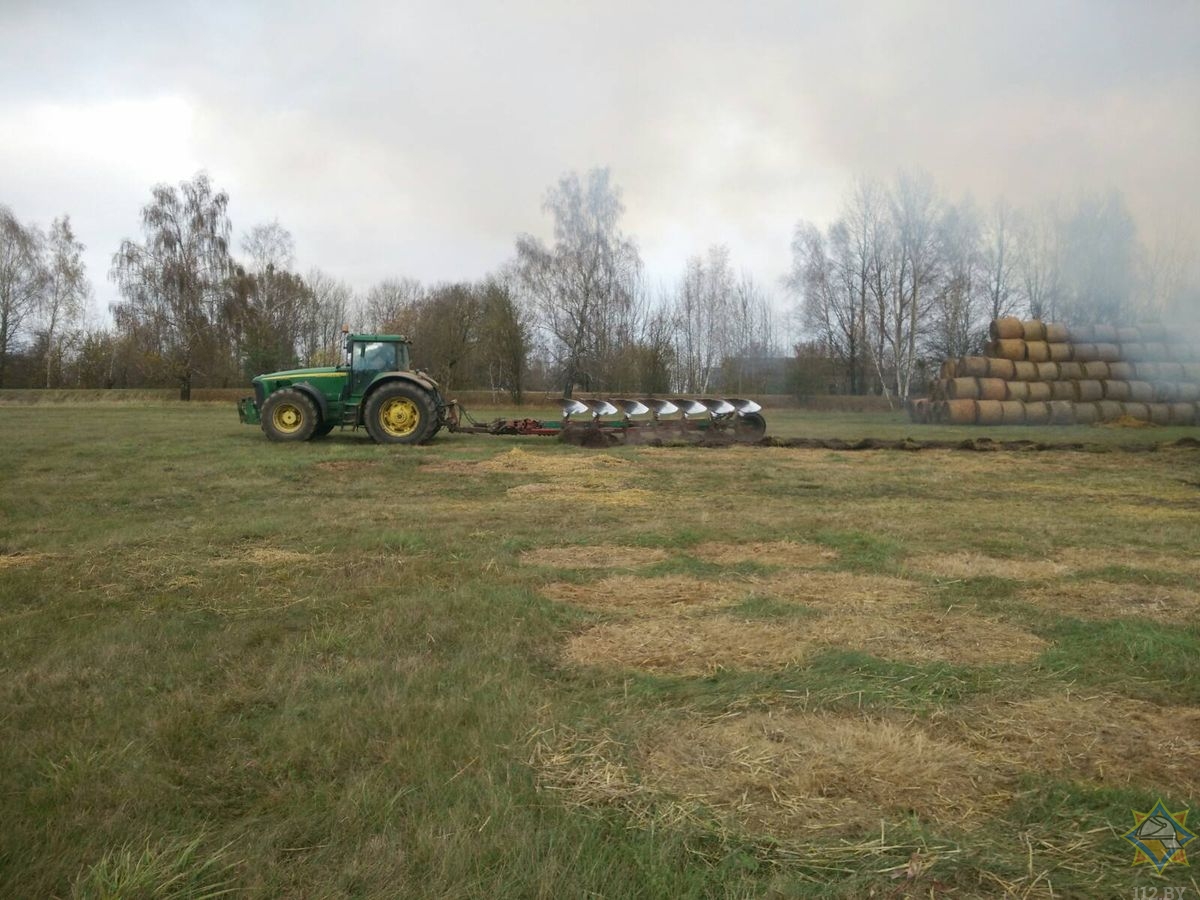 Дзеці гуляліся з запальнічкай і спалілі 100 тон саломы Дзеці гуляліся з запальнічкай і спалілі 100 тон саломы