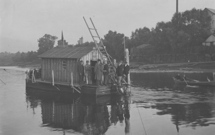 Что это за аквалангист? Старое фото Гродно принесли в редакцию Hrodna.life, мы разобрались, что на нем происходит