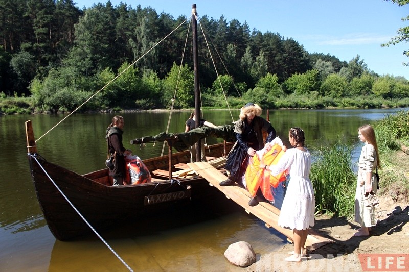 У Гродне прайшоў парад Дзядоў Марозаў. Але Снягурак аказалася больш