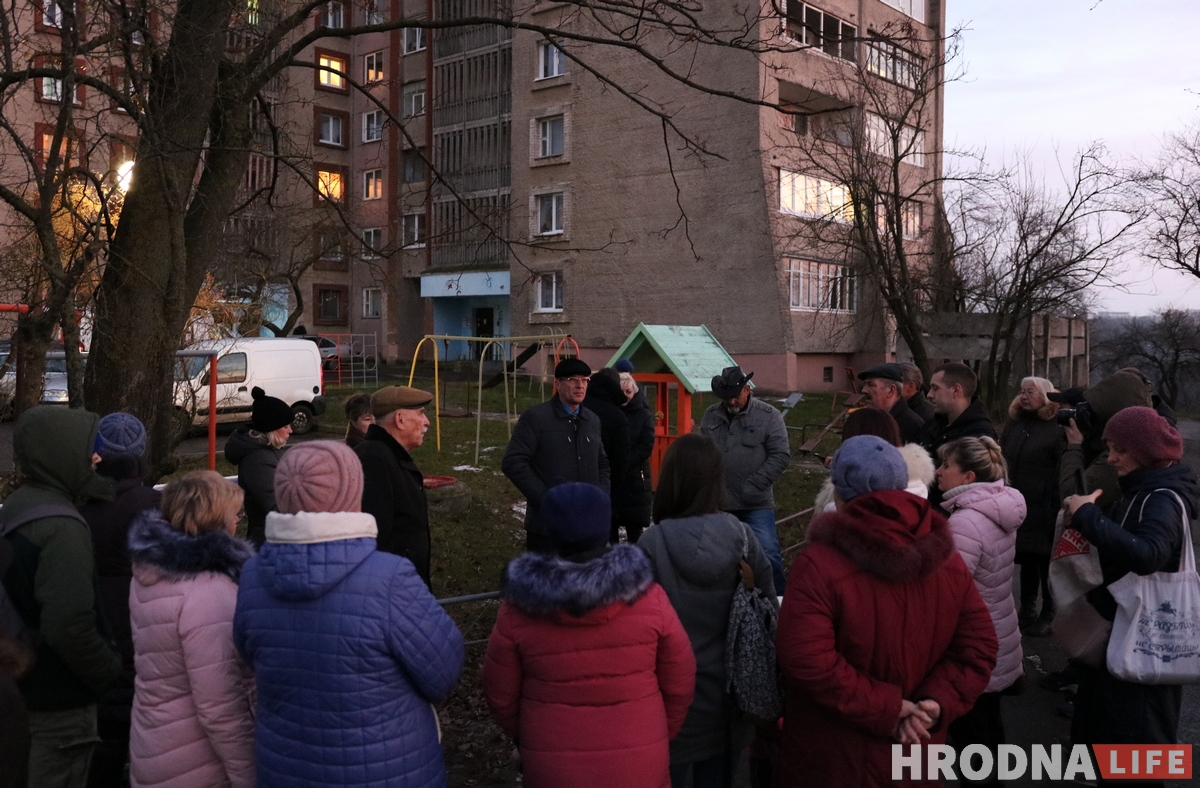 Ветэраны хочуць ссекчы дрэвы на вайсковых могілках. Жыхары Белуша супраць