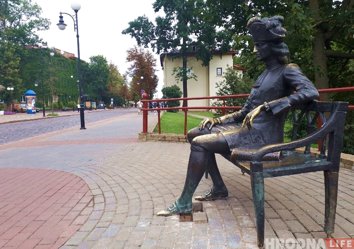 У Гродне прайшоў парад Дзядоў Марозаў. Але Снягурак аказалася больш