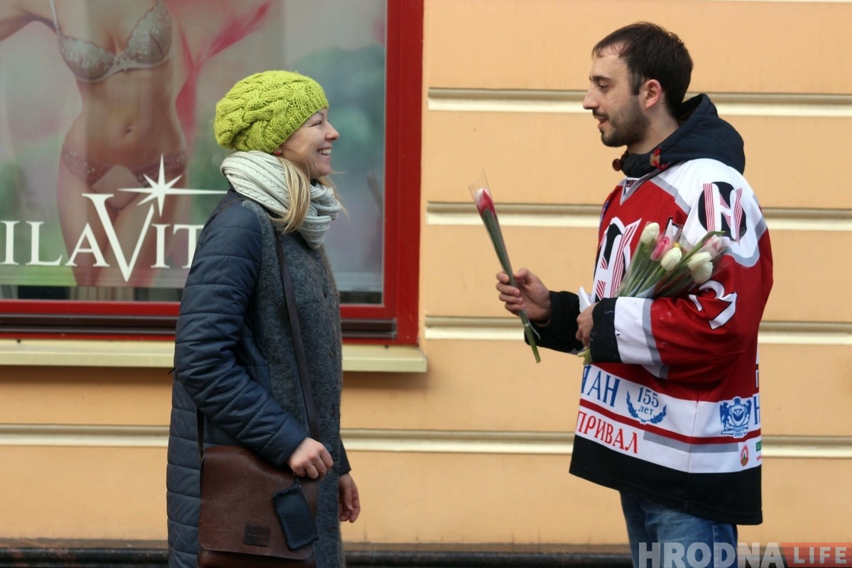 У Гродне прайшоў парад Дзядоў Марозаў. Але Снягурак аказалася больш