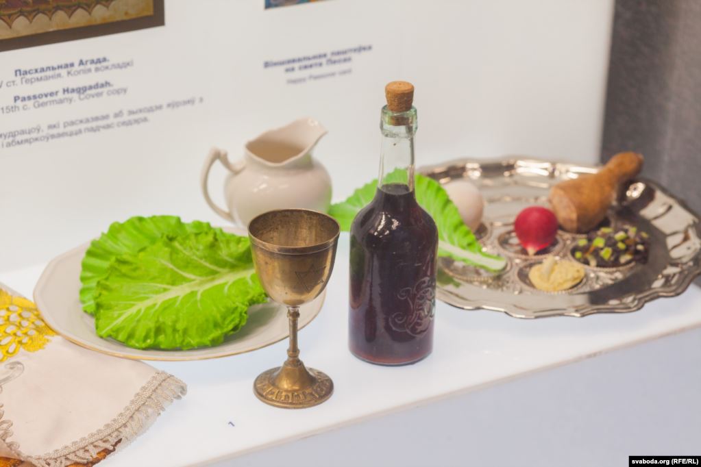 Рабін, цырульня і Статут ВКЛ. Што можна ўбачыць у яўрэйскай экспазіцыі музею ў Іўі. ФОТА