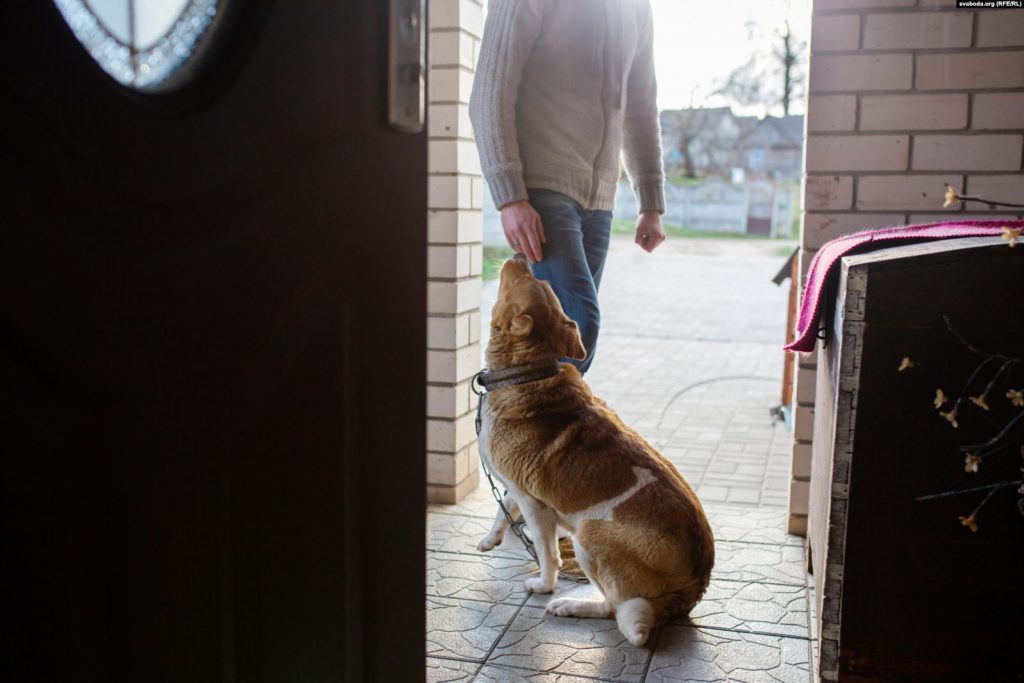 «Я не летаю на метле». Эпатажный священник из Новогрудка о членах, БРСМ, тюрьме, ВИЧ и маме