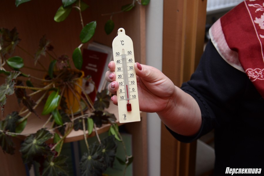 В Гоже парикмахер вынуждена работать в окружении обогревателей