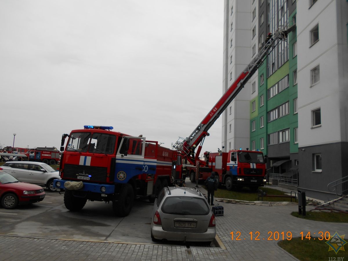 В Гродненской многоэтажке горел лифт. Эвакуировали 11 человек