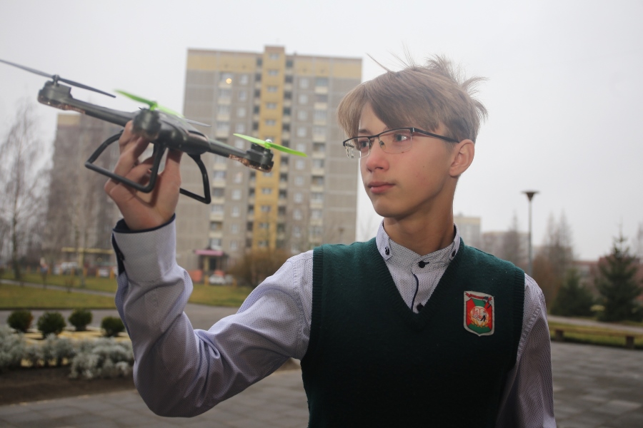 Школьнік з Ліды стаў адным з лепшых у вобласці па кіраванні квадракоптарам школьник из лиды