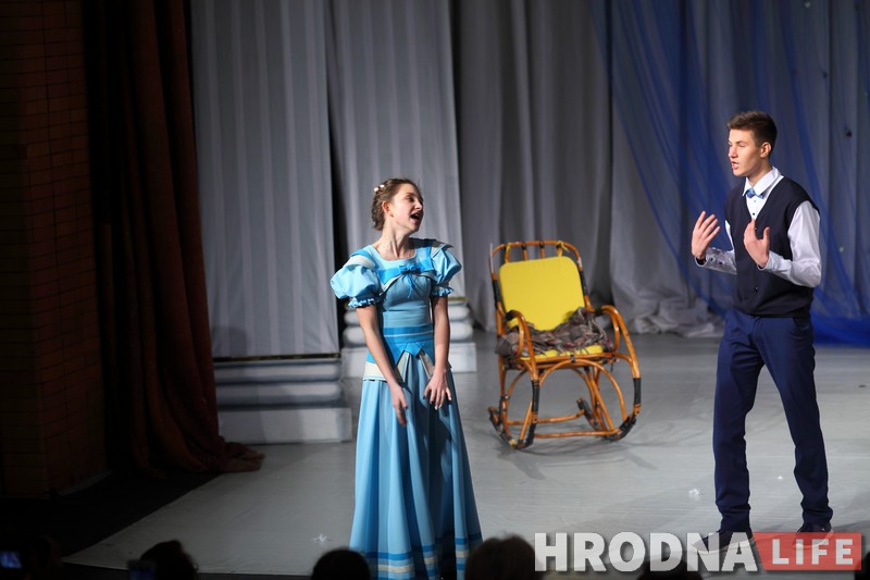 “Ведаеце, як я ўзрадавалася, калі ім панеслі кветкі!” Аксана Плікус расказала аб працы самадзейнага тэатра «Турандот»