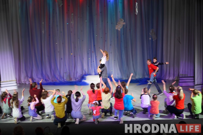 “Ведаеце, як я ўзрадавалася, калі ім панеслі кветкі!” Аксана Плікус расказала аб працы самадзейнага тэатра «Турандот»