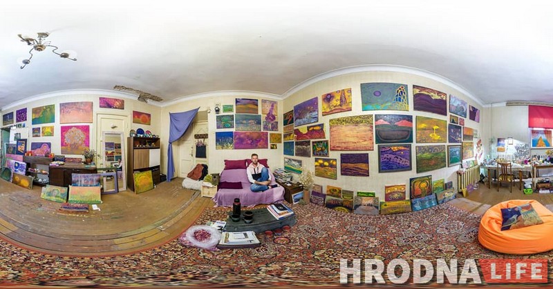 Искусство на фоне дизайна. Выставка Егора Коткина открылась в строительном магазине