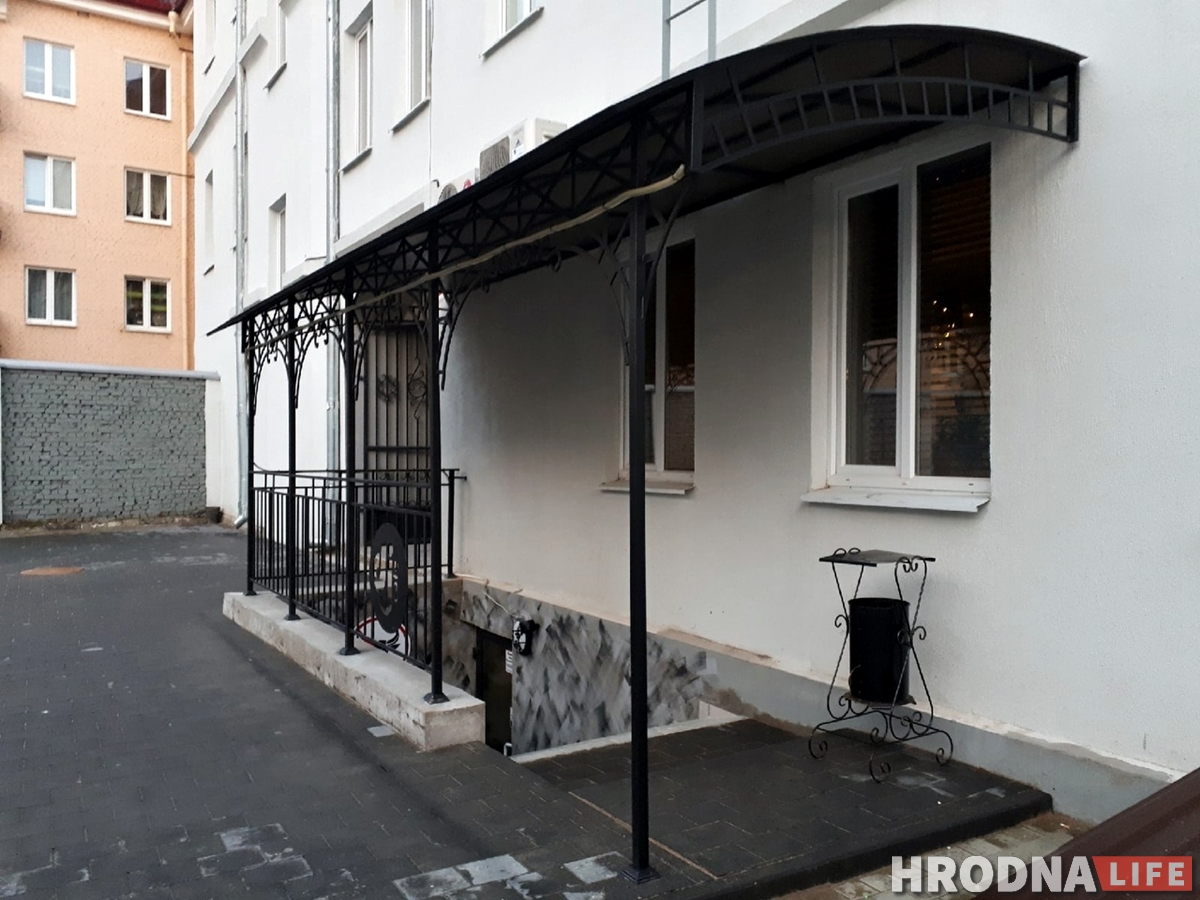 «Папсы дакладна не будзе». На Маставой у падвалах адкрылася Dj Cafe