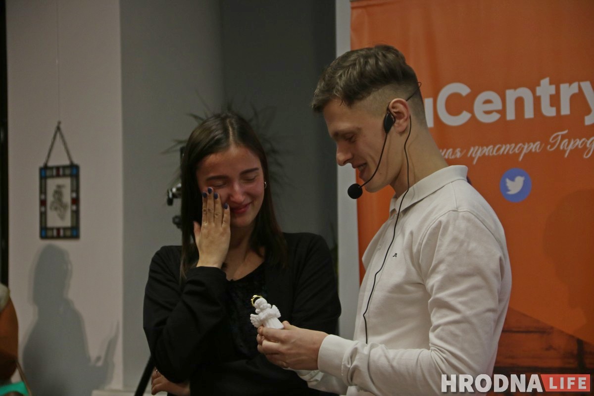 “Хто нас, пенсіянераў, ведаў? А ён зрабіў нас героямі”. У Гродне прадставілі новую кнігу Руслана Кулевіча