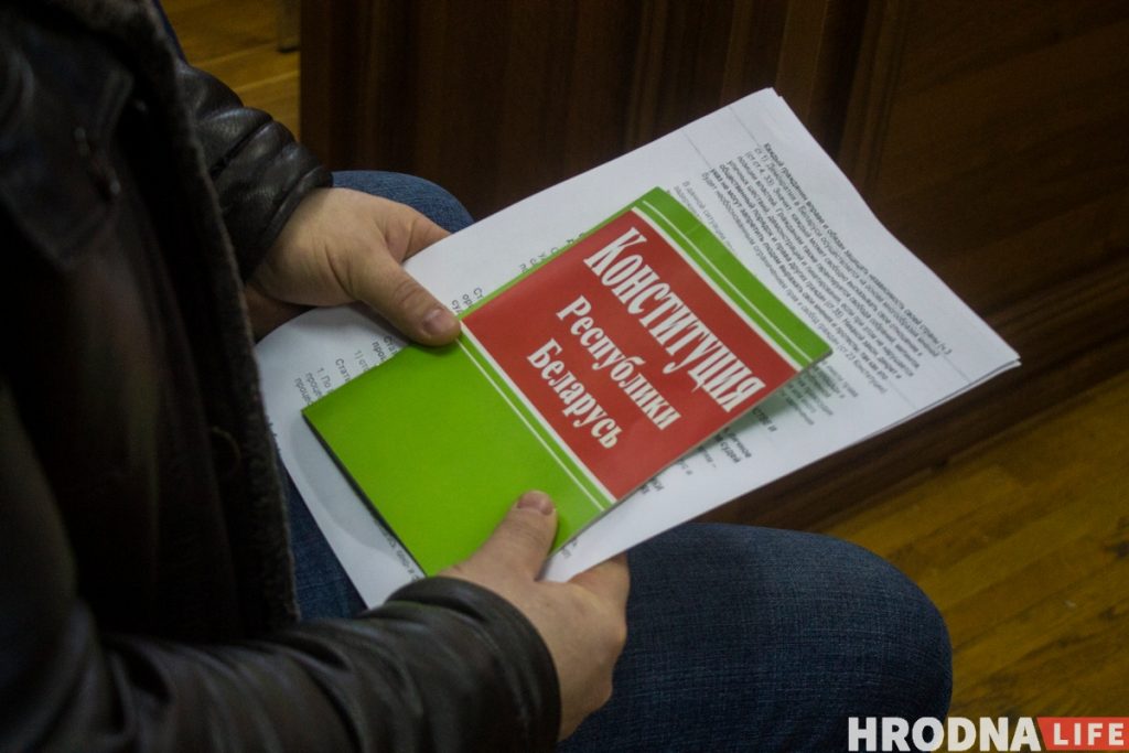 «Здымаюць ў ютубах і вайберах». Суддзя выказаўся пра відэаздымку ў судзе
