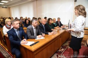 У Гродзенскім аблвыканкаме чыноўнікі пісалі беларускамоўную дыктоўку