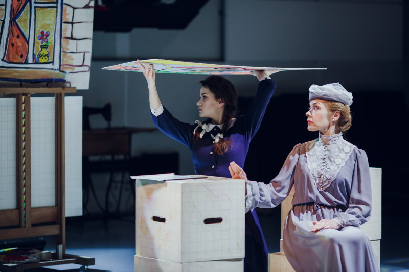 «Каханне як мілітарызм»: комедию Купаловского театра покажут в прямом эфире на VOKA