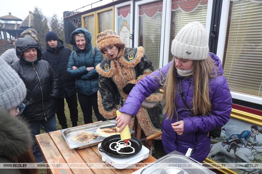 Баба-Яга і бліны на рыдлёўцы. Як у Гродне прайшлі провады зімы Баба-Яга і бліны на рыдлёўцы. Як у Гродне прайшлі провады зімы