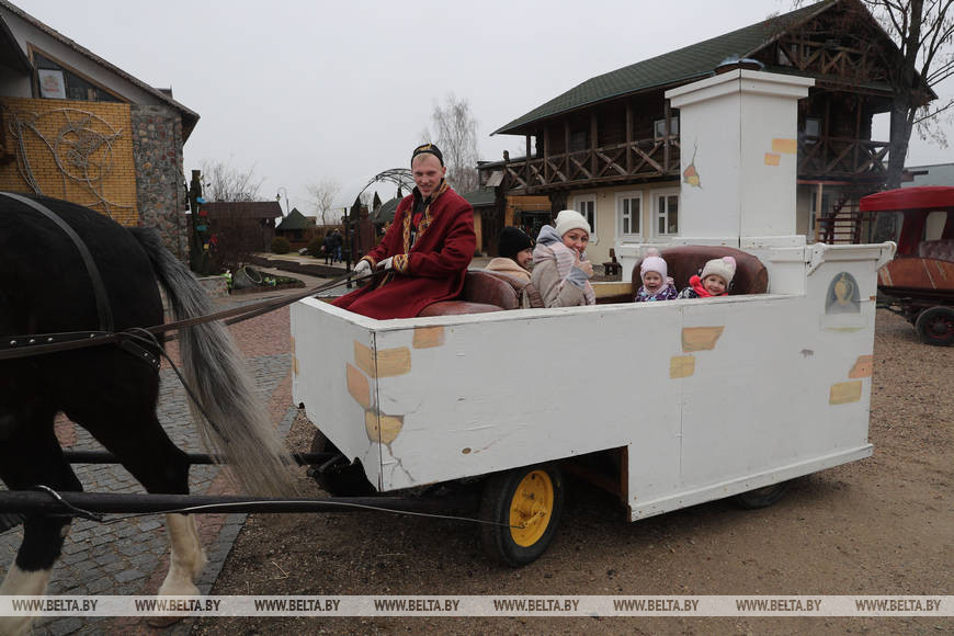 Баба-Яга і бліны на рыдлёўцы. Як у Гродне прайшлі провады зімы Баба-Яга і бліны на рыдлёўцы. Як у Гродне прайшлі провады зімы
