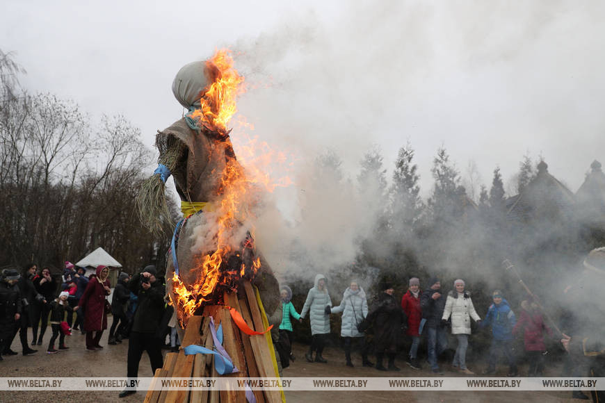 Баба-Яга і бліны на рыдлёўцы. Як у Гродне прайшлі провады зімы Баба-Яга і бліны на рыдлёўцы. Як у Гродне прайшлі провады зімы