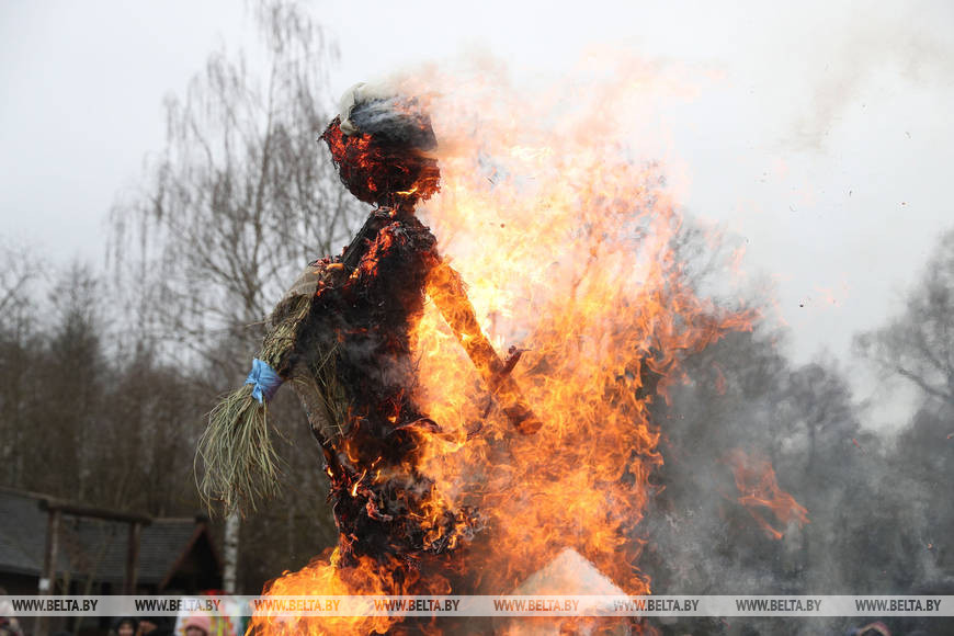 Баба-Яга і бліны на рыдлёўцы. Як у Гродне прайшлі провады зімы Баба-Яга і бліны на рыдлёўцы. Як у Гродне прайшлі провады зімы