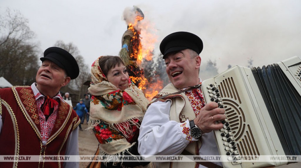 Баба-Яга і бліны на рыдлёўцы. Як у Гродне прайшлі провады зімы Баба-Яга і бліны на рыдлёўцы. Як у Гродне прайшлі провады зімы