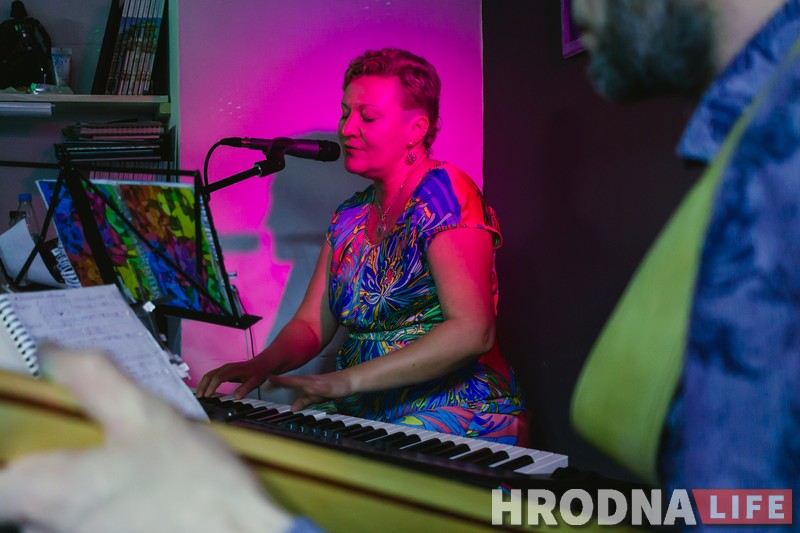 Мастачка, журналіст і спявак і паэтка. “Тэрыторыя творчасці” раскрыла для гродзенцаў яшчэ чатыры цікавыя асобы Мастачка, журналіст і спявак і паэтка. “Тэрыторыя творчасці” раскрыла для гродзенцаў яшчэ чатыры цікавыя асобы