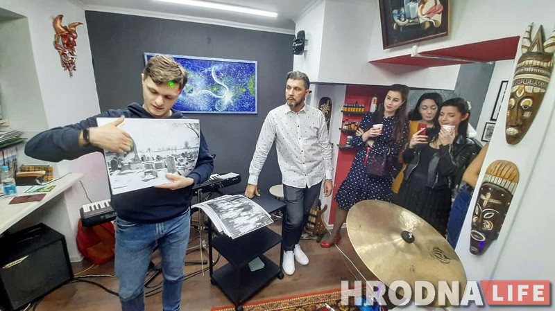 Мастачка, журналіст і спявак і паэтка. “Тэрыторыя творчасці” раскрыла для гродзенцаў яшчэ чатыры цікавыя асобы Мастачка, журналіст і спявак і паэтка. “Тэрыторыя творчасці” раскрыла для гродзенцаў яшчэ чатыры цікавыя асобы