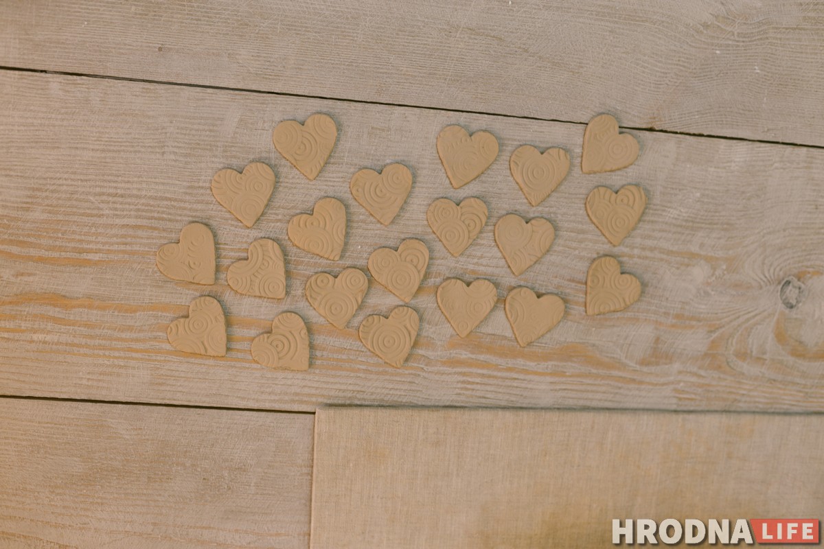 «Прамяняла белы халат на бруд». Гродзененка сышла з медыцыны, каб ляпіць гліняны посуд