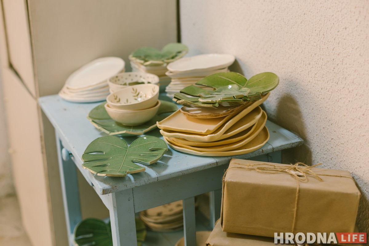 «Прамяняла белы халат на бруд». Гродзененка сышла з медыцыны, каб ляпіць гліняны посуд