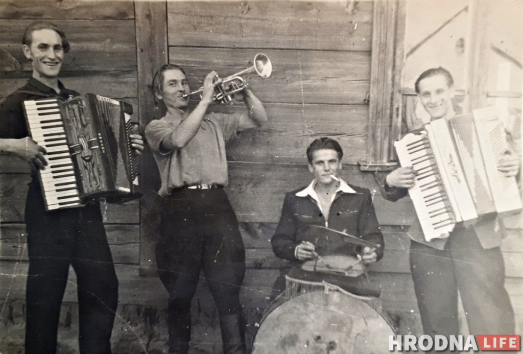 Пазнаёміцца з мужам дапамагла "Анна Каренина". Найстарэйшая жыхарка Пярэселкі распавядае пра сваё жыццё Пазнаёміцца з мужам дапамагла "Анна Каренина". Найстарэйшая жыхарка Пярэселкі распавядае пра сваё жыццё