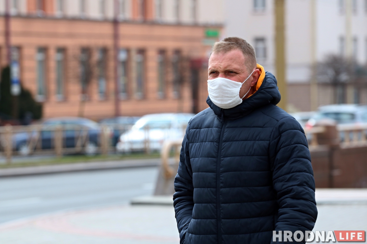 ФОТА: На вуліцах Гродна з'явілася шмат людзей у масках ФОТА: На вуліцах Гродна з'явілася шмат людзей у масках