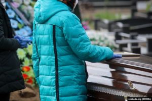 «Нам усё казалі: „Рана — чакайце“». Як у Лідзе ад каранавіруса памёр 36-гадовы мужчына «Нам усё казалі: „Рана — чакайце“». Як у Лідзе ад каранавіруса памёр 36-гадовы мужчына