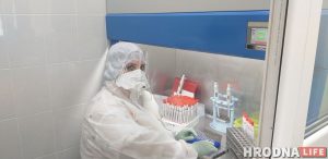 «Хутчэй заразішся ў краме, чым у лабараторыі». Як робяць тэсты на COVID-19 у Гродзенскім аграрным універсітэце