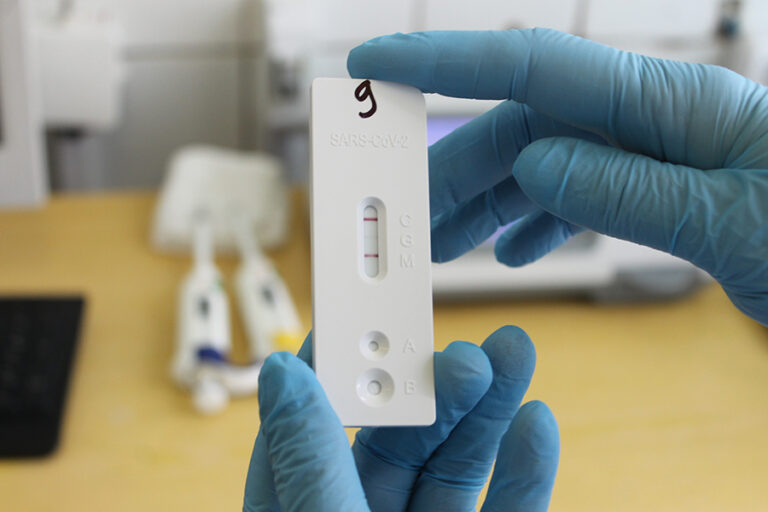 У бальніцы хуткай дапамогі пачалі рабіць экспрэстэсты на каранавірус