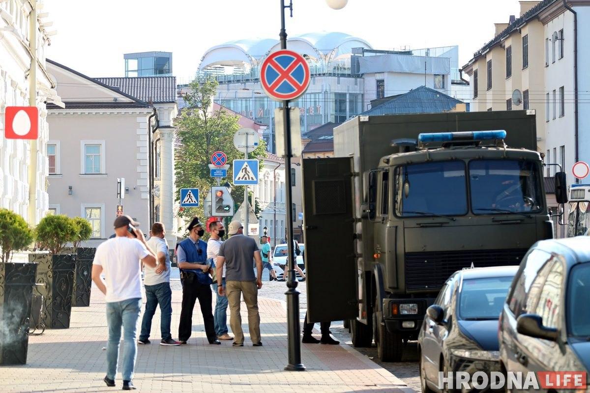 У Гродне прайшла чарговая акцыя салідарнасці: некалькі чалавек затрымалі
