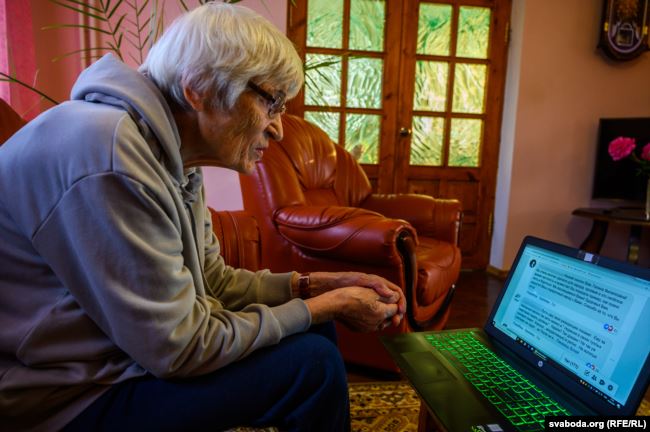 "Не моя заслуга, что правду говорить — геройство". Тихановский написал из СИЗО гродненской пенсионерке, которой интересовался КГБ