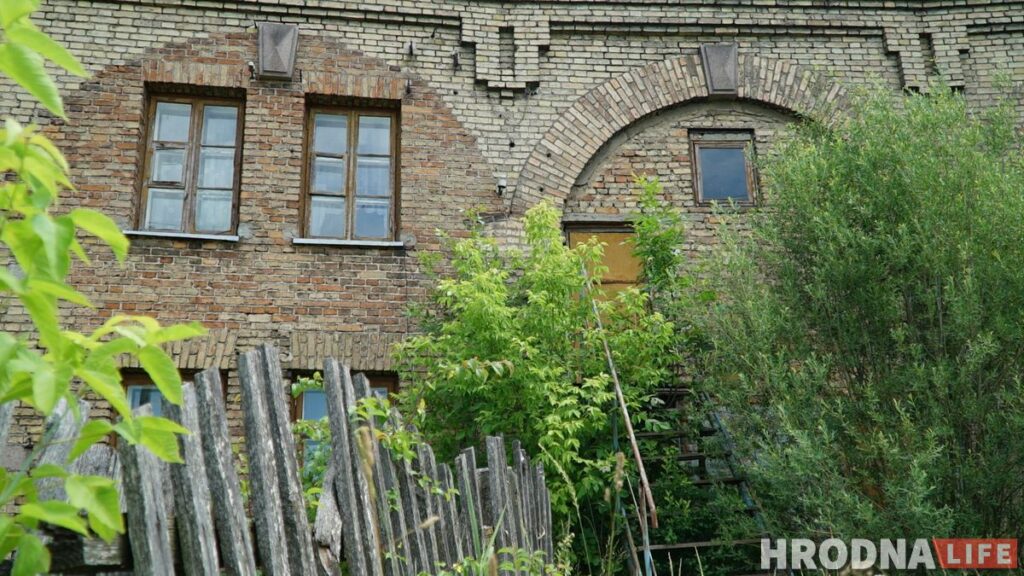 Палац у лясных джунглях,  пешы мост і кавалачак Вестфаліі ў Беларусі: падарожжа на 12 цікавостак за 1 дзень