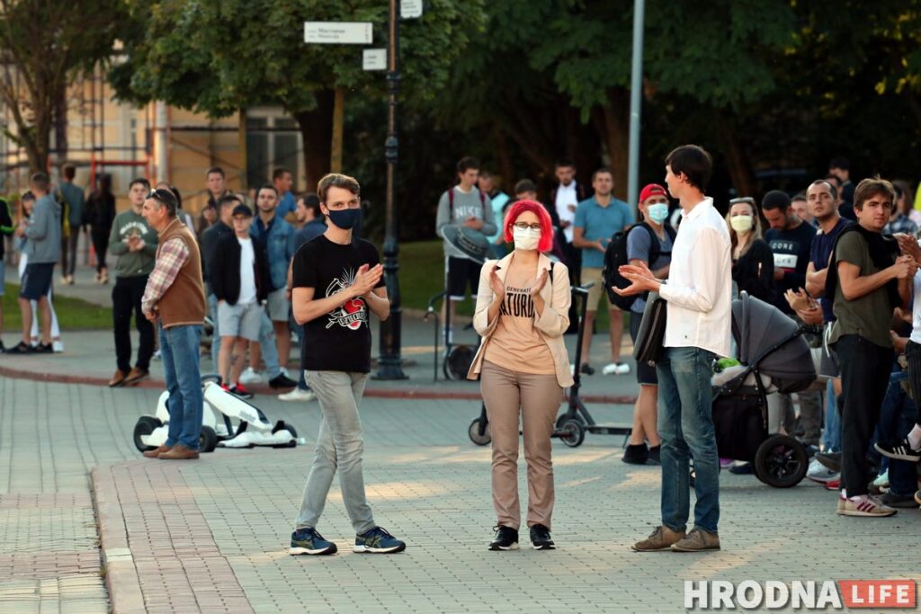 Глядзіце, як у Гродне людзі выйшлі на стыхійную акцыю пратэсту