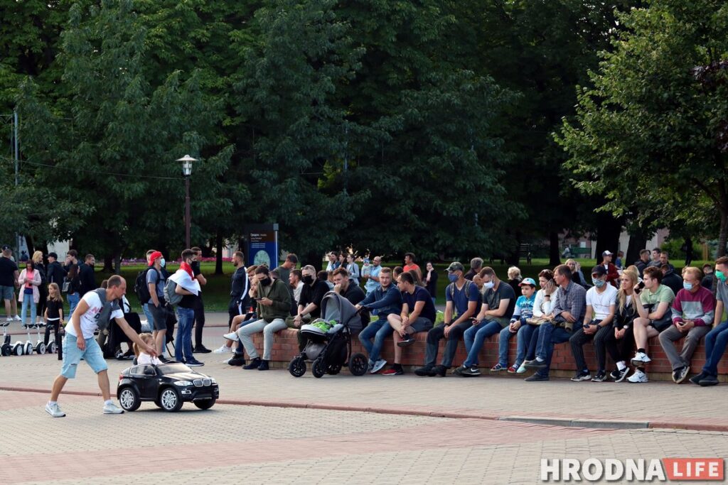 Глядзіце, як у Гродне людзі выйшлі на стыхійную акцыю пратэсту