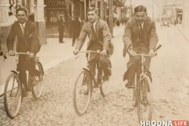 «Старавольскія злавілі момант». Як у Гродне рабілі ровары і матацыклы «Нёман»
