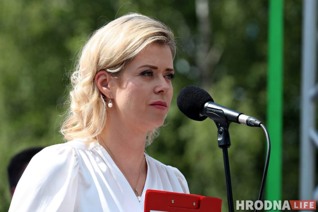 ФОТА: Амаль 10 тысяч гродзенцаў прыйшло на пікет Ціханоўскай у Гродне