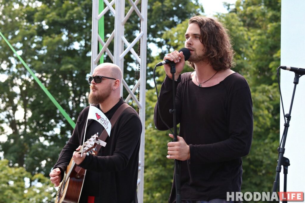 ФОТА: Амаль 10 тысяч гродзенцаў прыйшло на пікет Ціханоўскай у Гродне