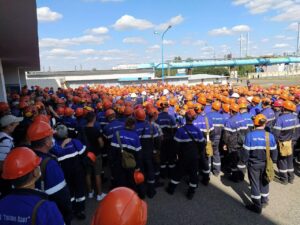 Работники «Химволокно» и «Гродно Азот» вторые сутки ведут переговоры с властями Работники «Химволокно» и «Гродно Азот» вторые сутки ведут переговоры с властями