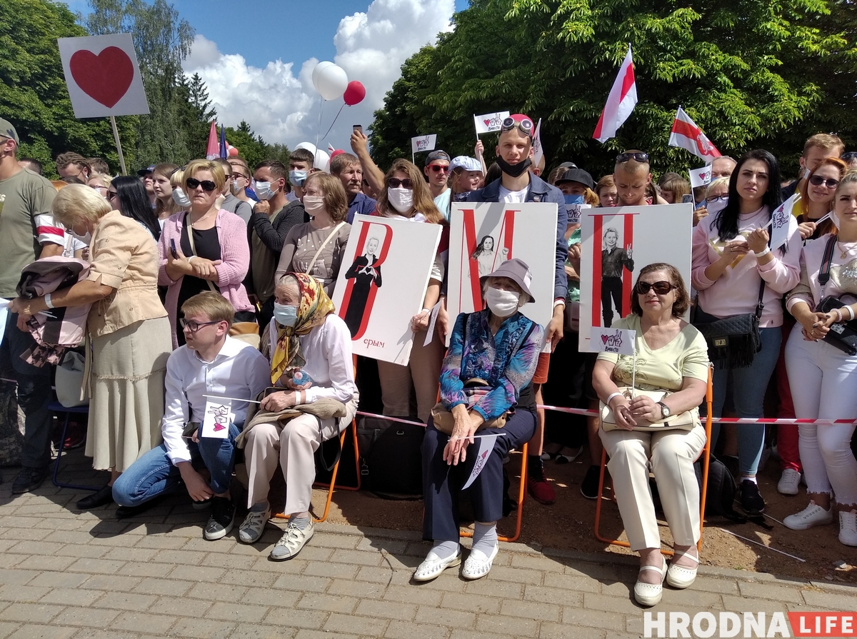 Як гродзенцы сустрэлі Святлану Ціханоўскую на пікеце Як гродзенцы сустрэлі Святлану Ціханоўскую на пікеце